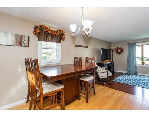 218 Ellendale Cir, Springfield, MA 01128 photo 7