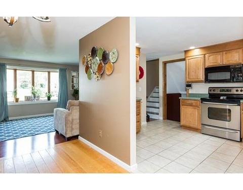 218 Ellendale Cir, Springfield, MA 01128 photo 8