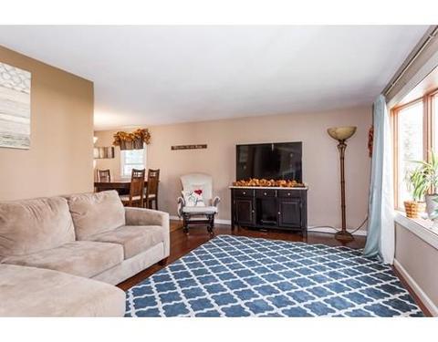 218 Ellendale Cir, Springfield, MA 01128 photo 3