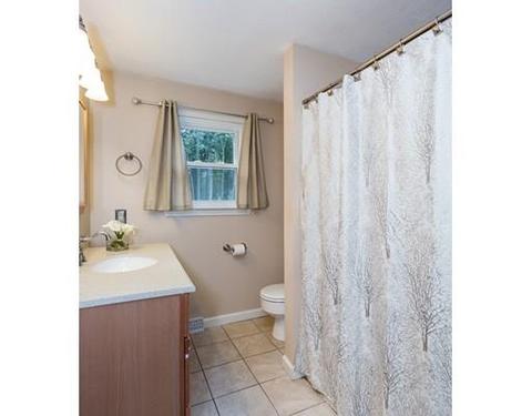 218 Ellendale Cir, Springfield, MA 01128 photo 17