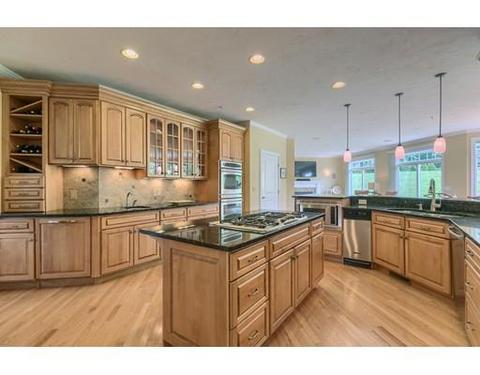 2 Pine Tree Dr, Methuen, MA 01844 photo 4