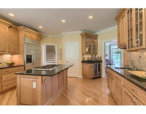 2 Pine Tree Dr, Methuen, MA 01844 photo 5
