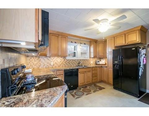 49 Eldridge St, Chicopee, MA 01013 photo 4