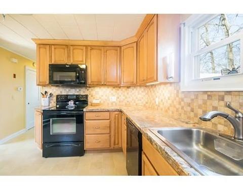49 Eldridge St, Chicopee, MA 01013 photo 2