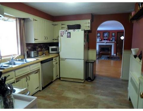 1917 Parker St, Springfield, MA 01128 photo 6