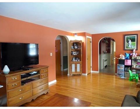 1917 Parker St, Springfield, MA 01128 photo 8