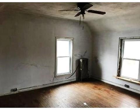 122 Benton St, Springfield, MA 01109 photo 5