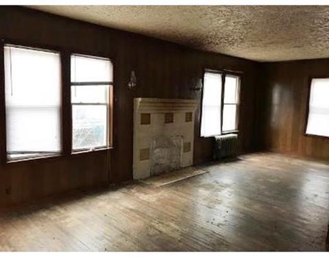122 Benton St, Springfield, MA 01109 photo 4