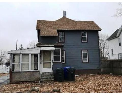 122 Benton St, Springfield, MA 01109 photo 2