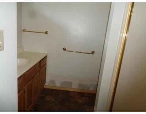 663 Bradley Rd, Springfield, MA 01109 photo 16