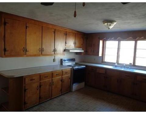 663 Bradley Rd, Springfield, MA 01109 photo 7