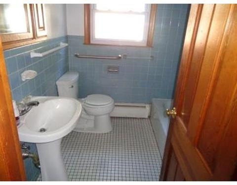 663 Bradley Rd, Springfield, MA 01109 photo 10