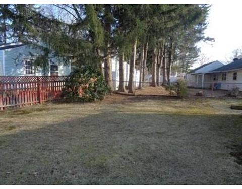663 Bradley Rd, Springfield, MA 01109 photo 3