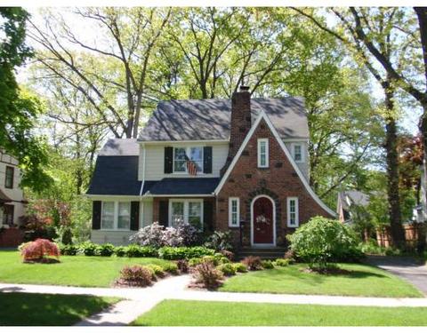 97 Olmsted Dr, Springfield, MA 01108 photo 2