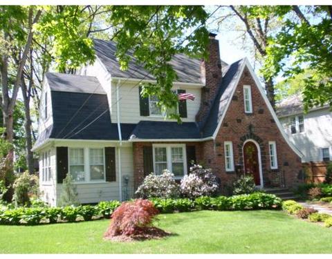 97 Olmsted Dr, Springfield, MA 01108 photo 1