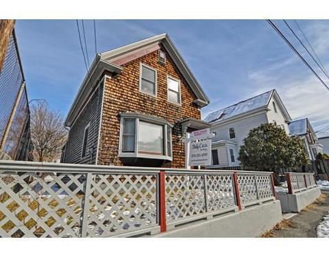9 Acacia St, Gloucester, MA 01930 photo 1