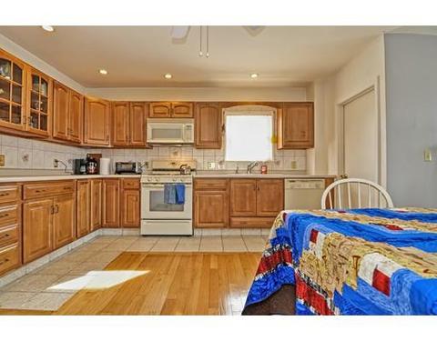 9 Acacia St, Gloucester, MA 01930 photo 5