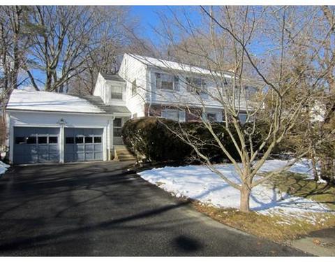 18 Putney Rd, Wellesley, MA 02481 photo 1