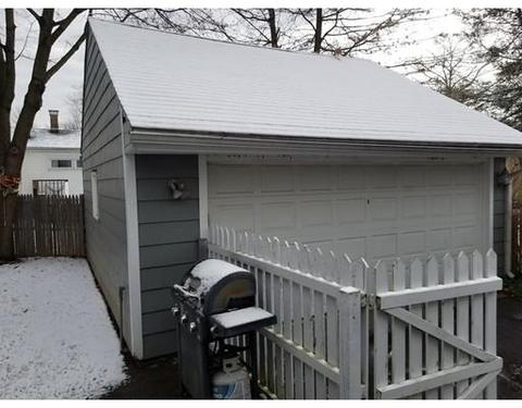 129 Powell Ave, Springfield, MA 01118 photo 4
