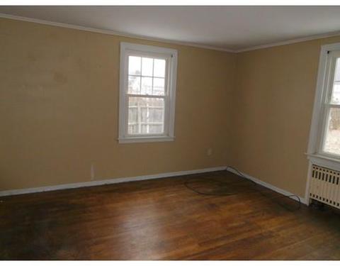 104 Catherine St, Chicopee, MA 01013 photo 5