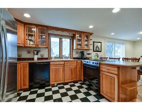 22 Thornton Rd, Needham, MA 02492 photo 4