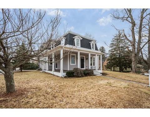 33 E Bacon St, Plainville, MA 02762 photo 1