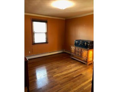 32 Summer St, Blackstone, MA 01504 photo 2