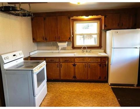 32 Summer St, Blackstone, MA 01504 photo 4