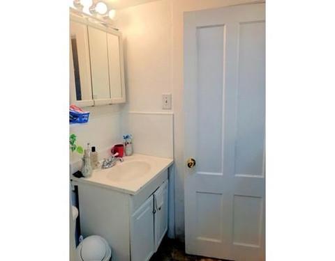 790 White St, Springfield, MA 01108 photo 9
