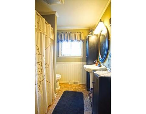 47 E Drumlin Rd, Springfield, MA 01108 photo 11