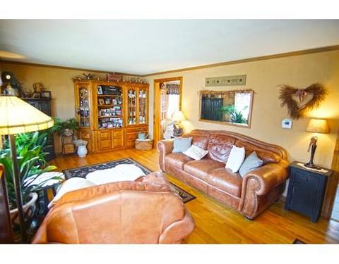 47 E Drumlin Rd, Springfield, MA 01108 photo 4