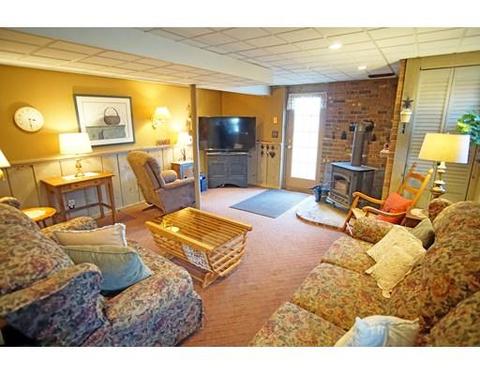 47 E Drumlin Rd, Springfield, MA 01108 photo 19