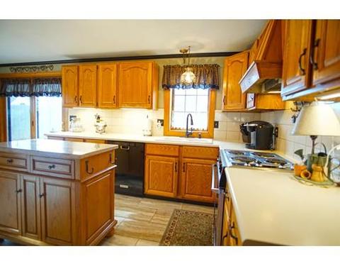 47 E Drumlin Rd, Springfield, MA 01108 photo 10