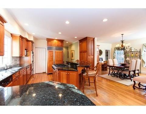 8 Cushing Rd, Wellesley, MA 02481 photo 4