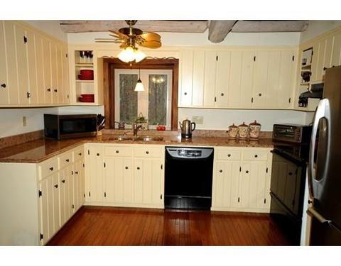 15 Asylum St, Mendon, MA 01756 photo 4