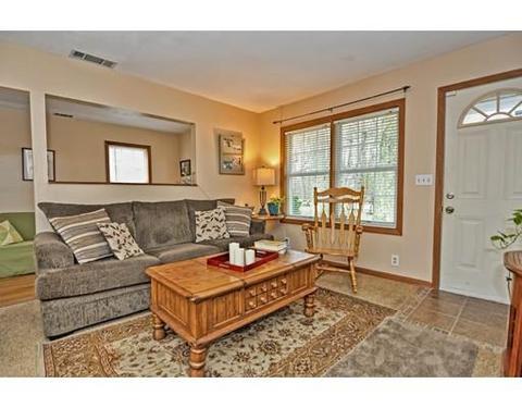 166 Providence St, Mendon, MA 01756 photo 10