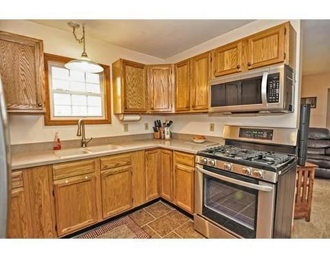 166 Providence St, Mendon, MA 01756 photo 4