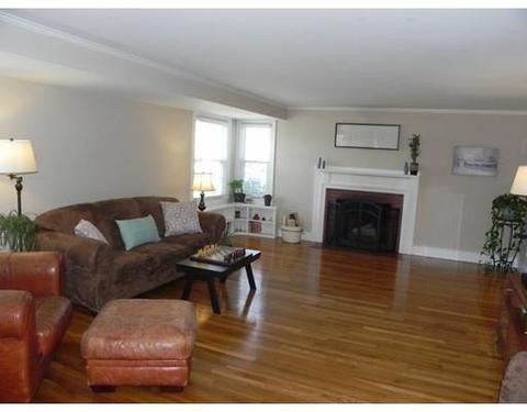 3 Burley St, Danvers, MA 01923 photo 4