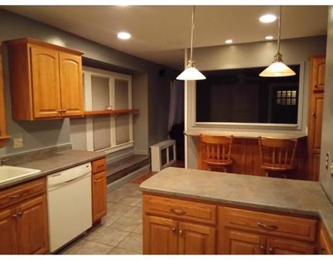95 Alvin St, Springfield, MA 01104 photo 2