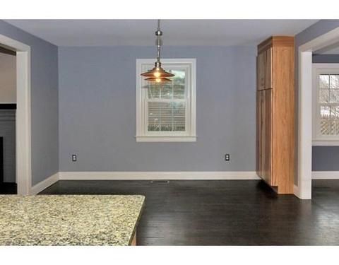 60 Oregon St, Springfield, MA 01118 photo 4
