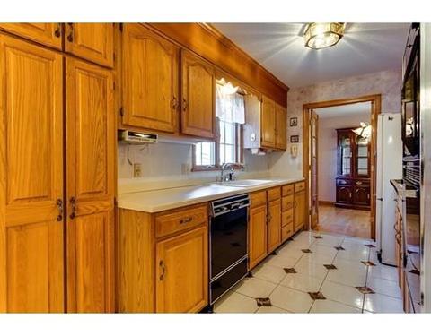 15 Corning St, Springfield, MA 01108 photo 8