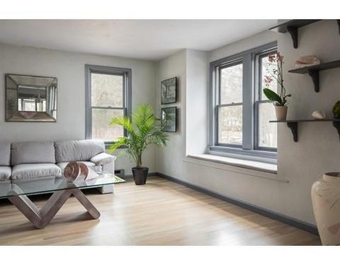 13 Thayer St, Upton, MA 01568 photo 4
