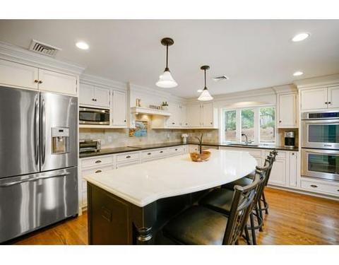 4 Berkley Cir, Hingham, MA 02043 photo 3