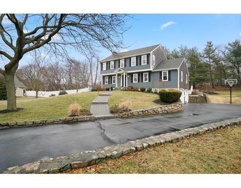 4 Berkley Cir, Hingham, MA 02043 photo 1
