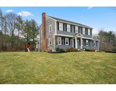 4 Berkley Cir, Hingham, MA 02043 photo 2