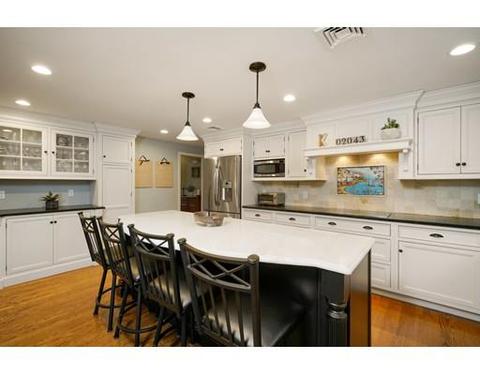 4 Berkley Cir, Hingham, MA 02043 photo 5