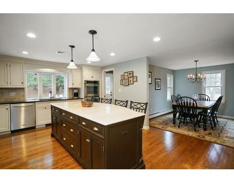 4 Berkley Cir, Hingham, MA 02043 photo 4
