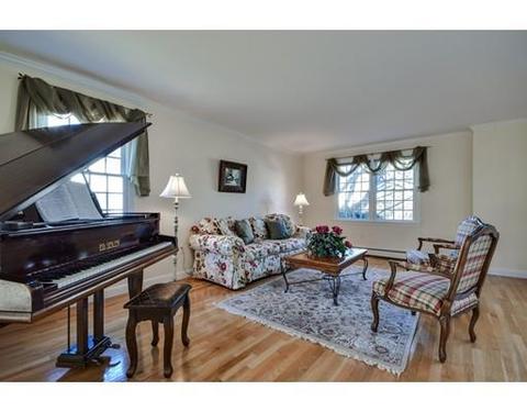35 Falcon St, Needham, MA 02492 photo 6