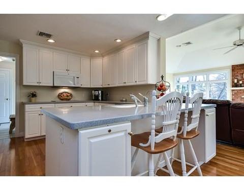 35 Falcon St, Needham, MA 02492 photo 9