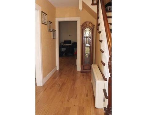 27 Grove St, Upton, MA 01568 photo 2